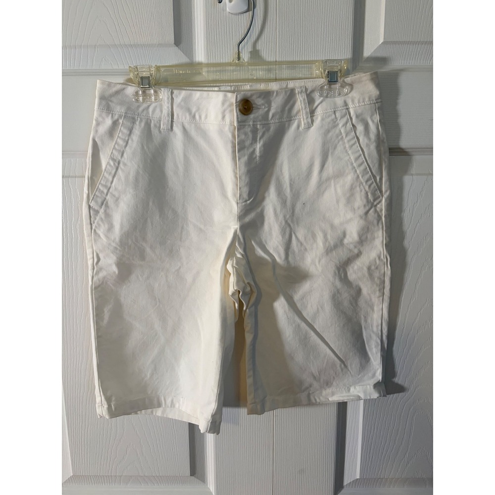 Liz Claiborne White Bermuda Shorts Womens 6 Chino Cotton Stretch Knee Length